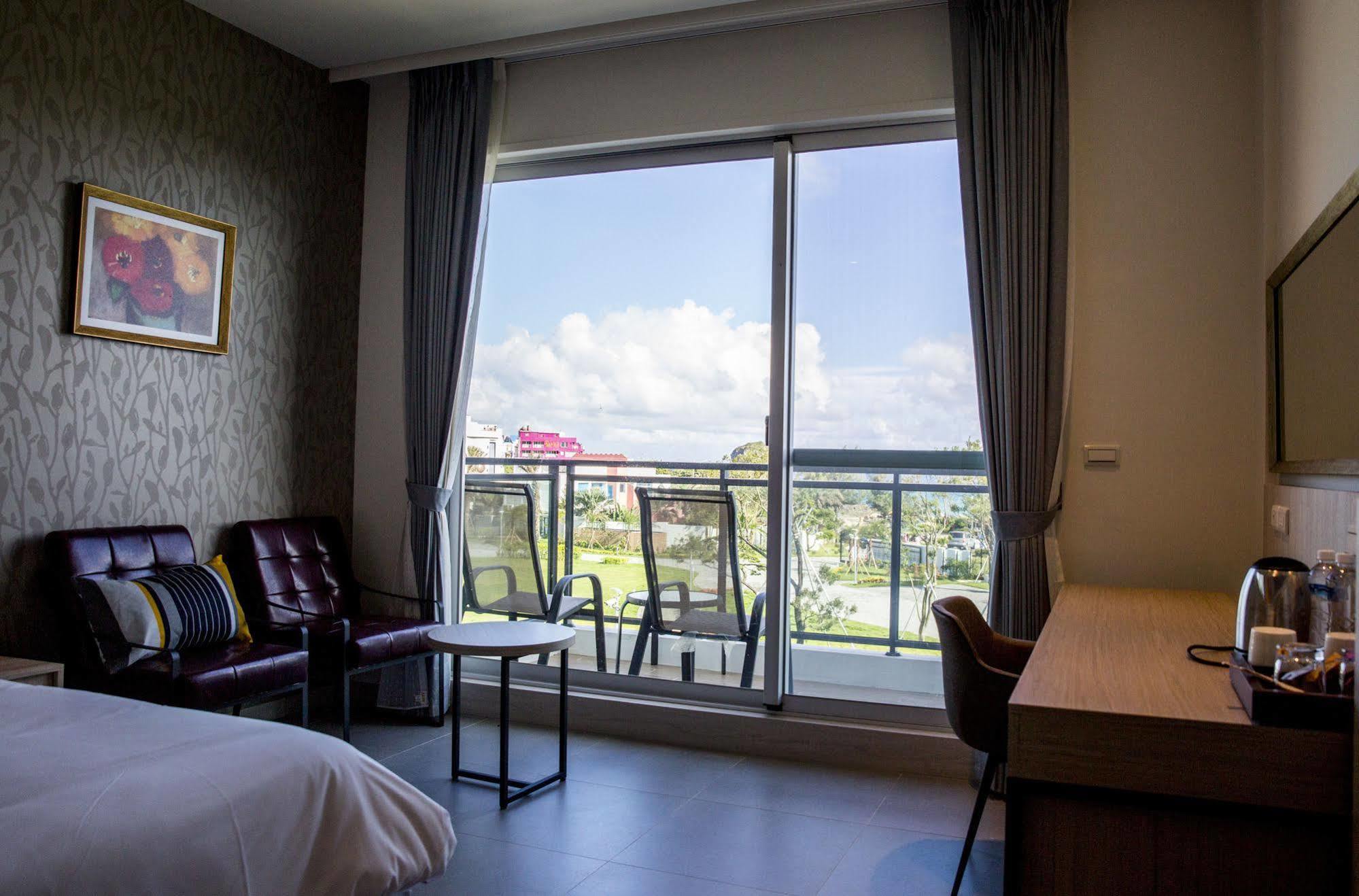 墾丁椰林 海灘文旅 Hotel Cape Eluanbi Exterior photo